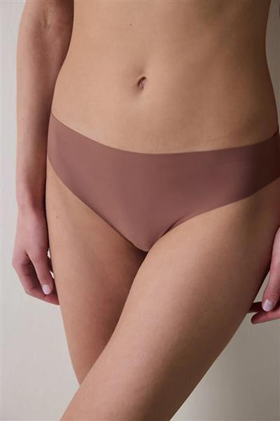 invisible-laser-cut-slip