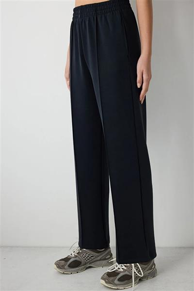 modal-straight-hlace