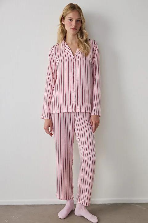 pink-striped-satin-pidzama-set