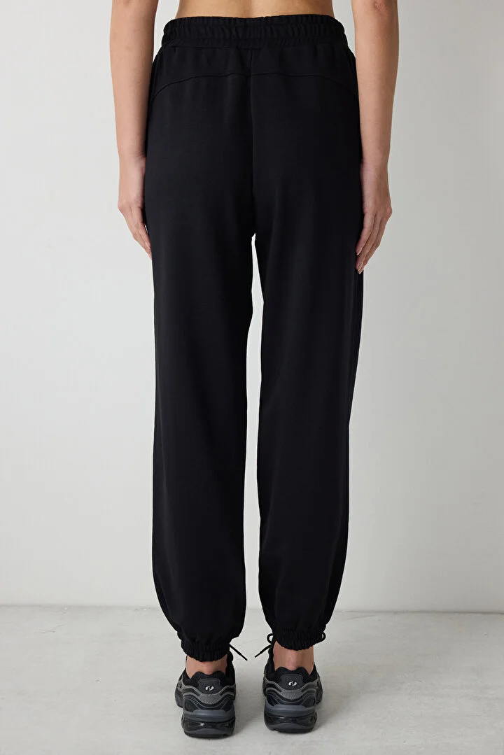 Curvy Stitch donji dio trenerke