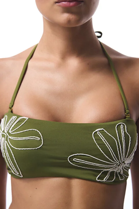 Embroidery Strapless Top