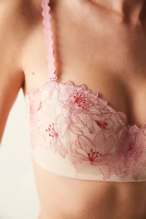 Lotus Broidery grudnjak