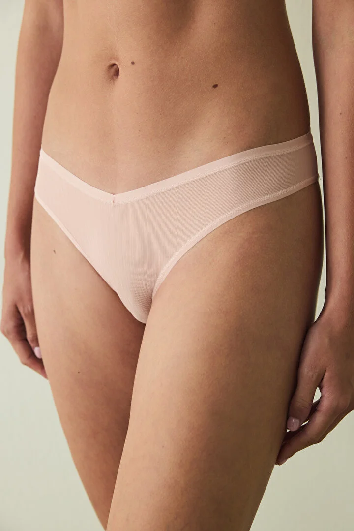 Essentials V Shape brazilke