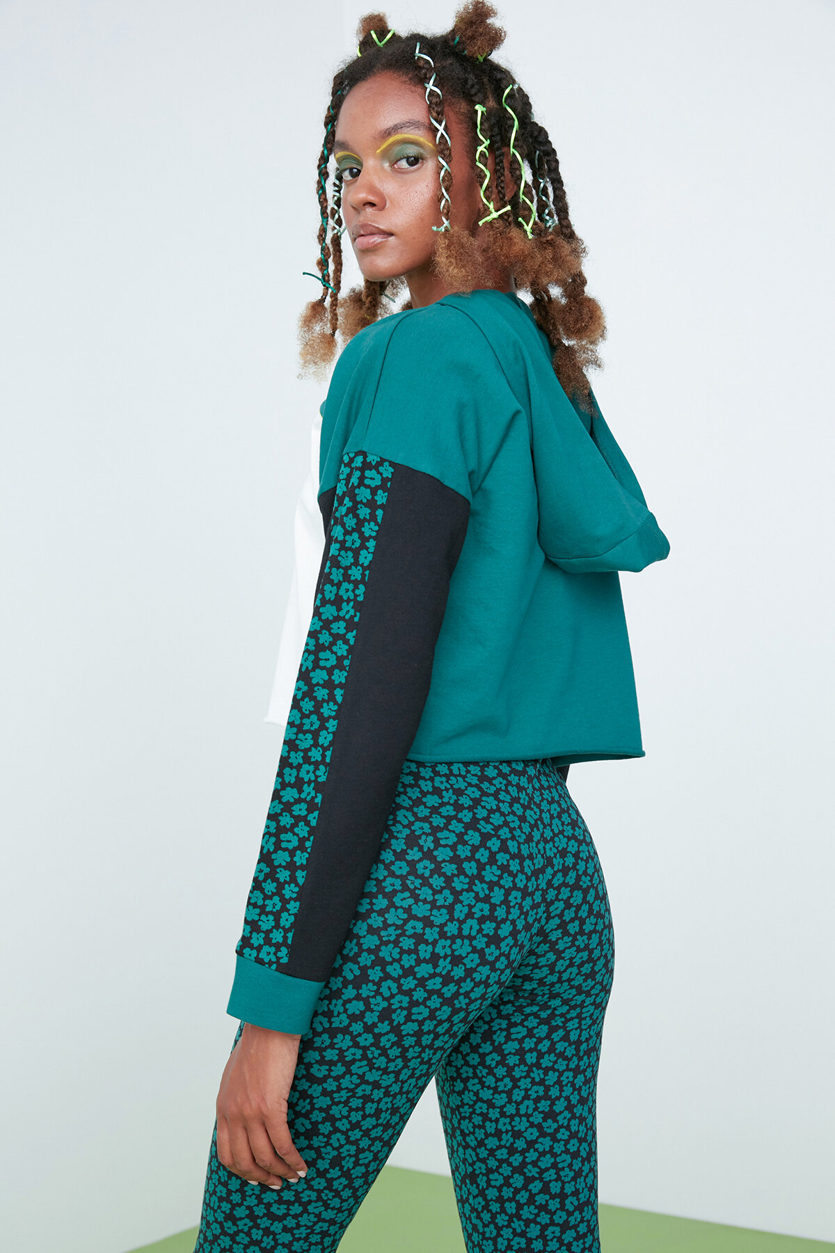 BU4U FLORAL HOOD SWEATSHIRT MIX