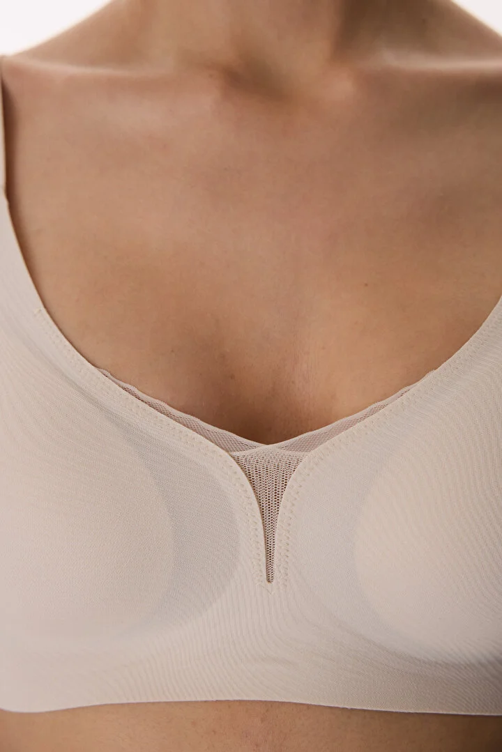 INVISIBLE LACE DETAILED BRA BG44