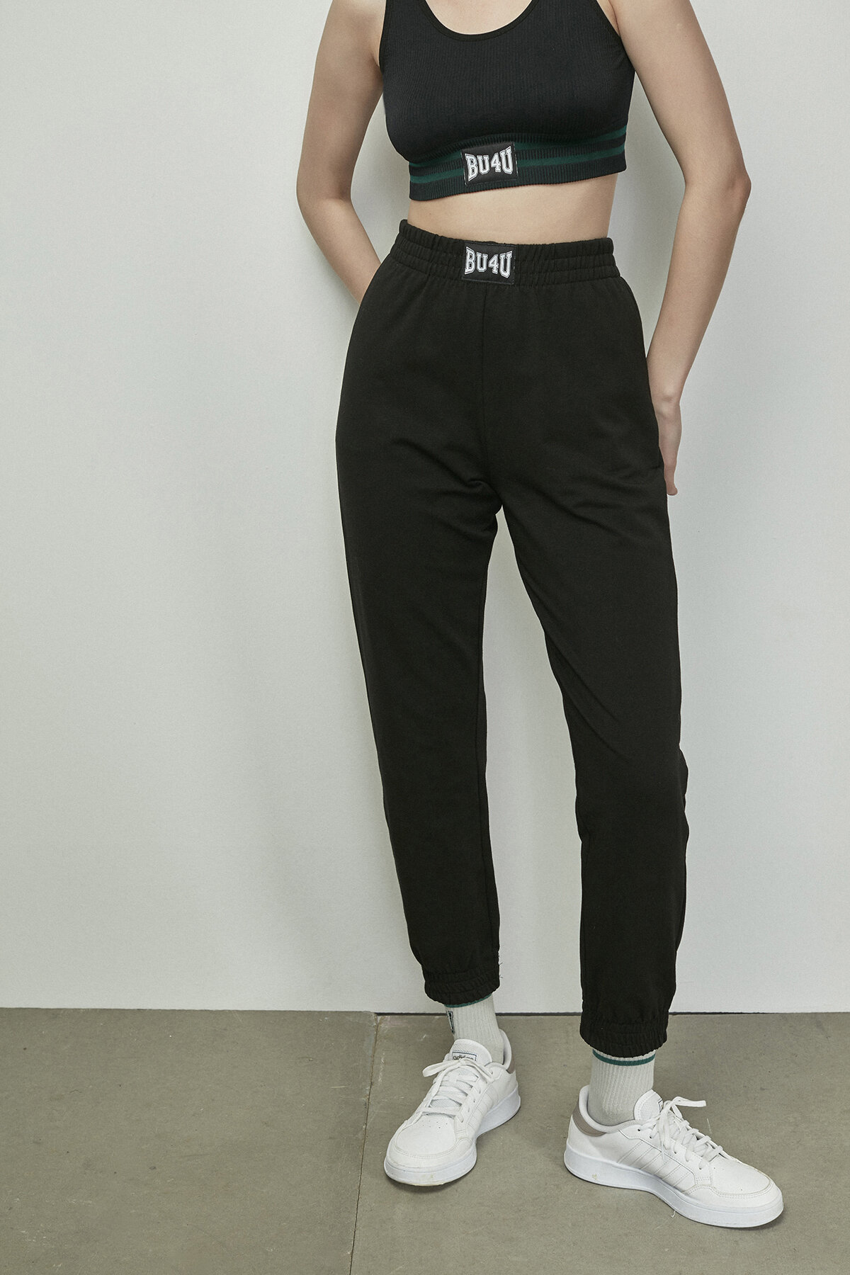BU4U JOGGER 500