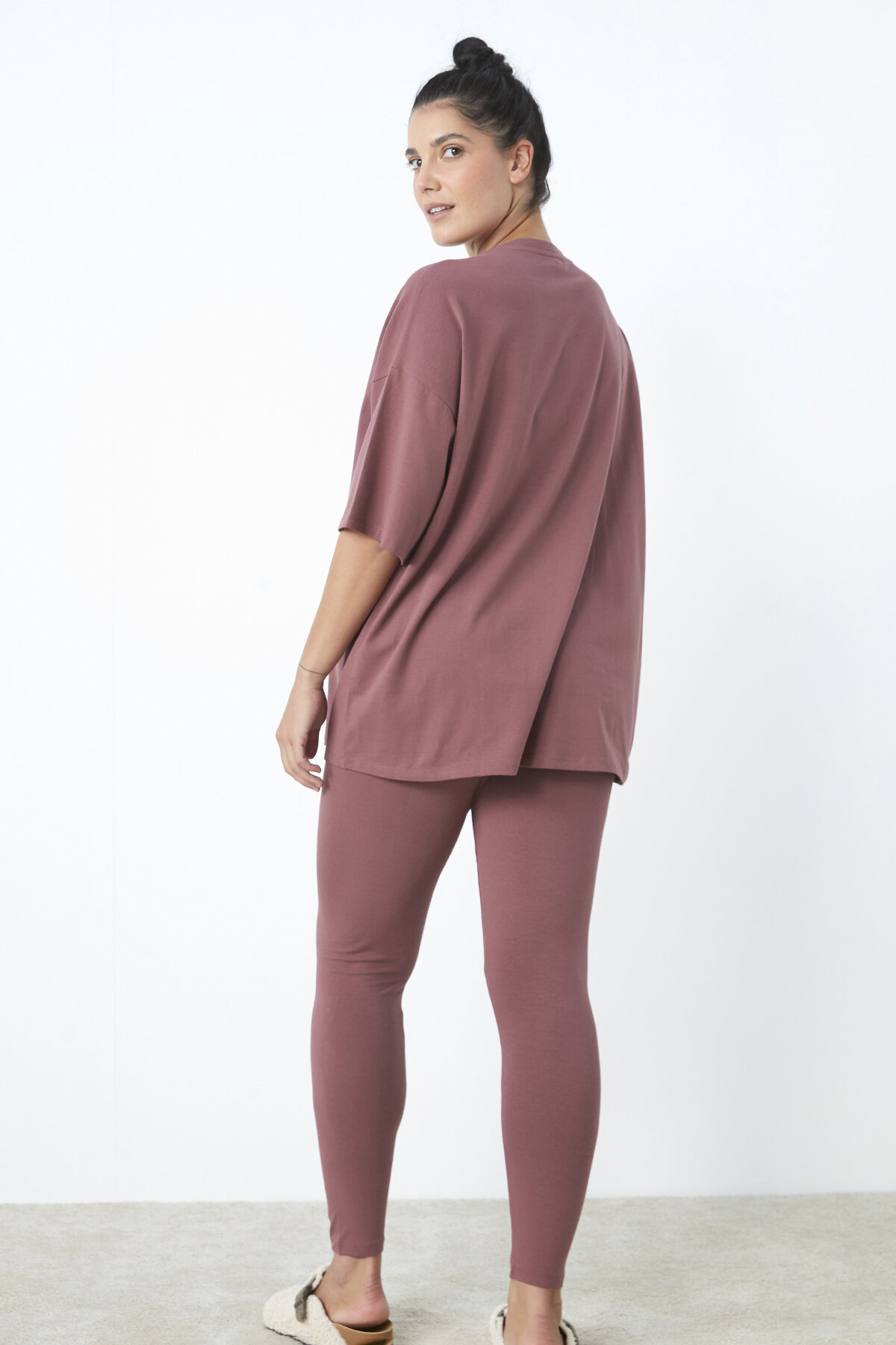 Relax Burgundy Lotus set PR38