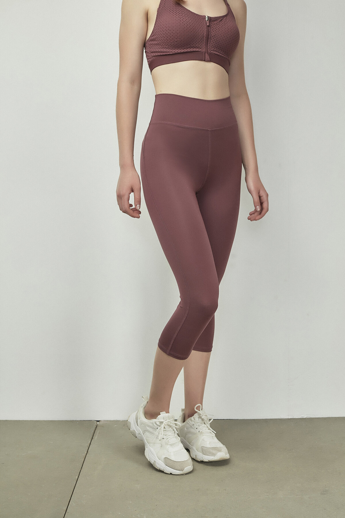 High Rise Stretchy Capri tajice