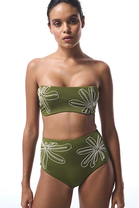 Embroidery Strapless Top